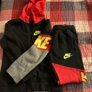 Nike Outfit Boys S Medium